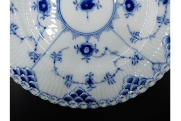 デンマーク製　ROYAL COPENHAGEN(ロイヤルコペンハーゲン)　ブルーフルーテッド フルレース　直径約17cm　プレート2枚セット　スクラッチありB級品　(R-084986)