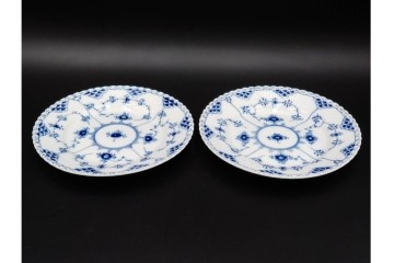 デンマーク製　ROYAL COPENHAGEN(ロイヤルコペンハーゲン)　ブルーフルーテッド フルレース　直径約17cm　プレート2枚セット　スクラッチありB級品　(R-084986)