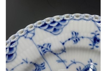 デンマーク製　ROYAL COPENHAGEN(ロイヤルコペンハーゲン)　ブルーフルーテッド フルレース　直径約17cm　プレート2枚セット　スクラッチありB級品　(R-084986)