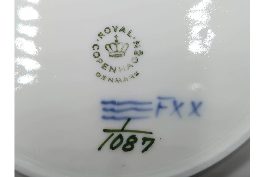 デンマーク製　ROYAL COPENHAGEN(ロイヤルコペンハーゲン)　ブルーフルーテッド フルレース　直径約17cm　プレート2枚セット　スクラッチありB級品　(R-084986)