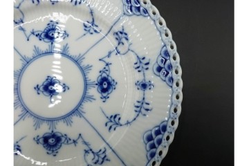 デンマーク製　ROYAL COPENHAGEN(ロイヤルコペンハーゲン)　ブルーフルーテッド フルレース　直径約17cm　プレート2枚セット　スクラッチありB級品　(R-084986)