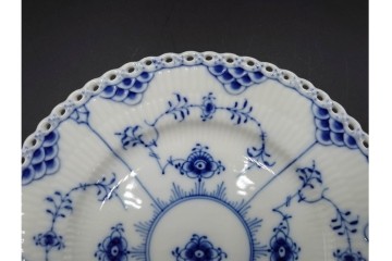 デンマーク製　ROYAL COPENHAGEN(ロイヤルコペンハーゲン)　ブルーフルーテッド フルレース　直径約17cm　プレート2枚セット　スクラッチありB級品　(R-084986)