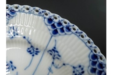 デンマーク製　ROYAL COPENHAGEN(ロイヤルコペンハーゲン)　ブルーフルーテッド フルレース　直径約17cm　プレート2枚セット　スクラッチありB級品　(R-084987)