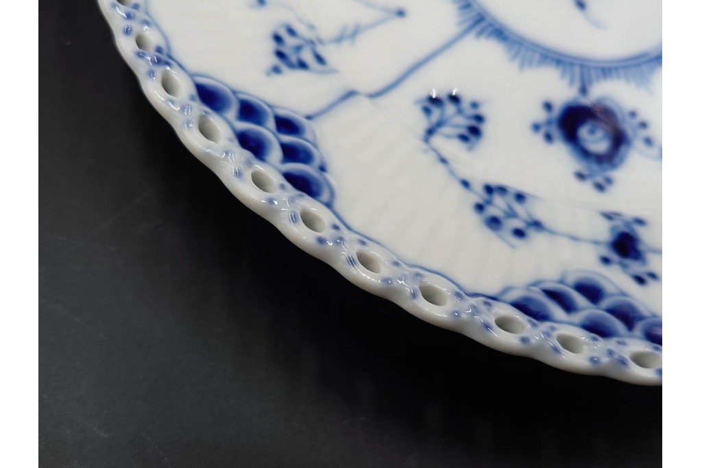 デンマーク製　ROYAL COPENHAGEN(ロイヤルコペンハーゲン)　ブルーフルーテッド フルレース　直径約17cm　プレート2枚セット　スクラッチありB級品　(R-084987)
