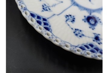 デンマーク製　ROYAL COPENHAGEN(ロイヤルコペンハーゲン)　ブルーフルーテッド フルレース　直径約17cm　プレート2枚セット　スクラッチありB級品　(R-084987)