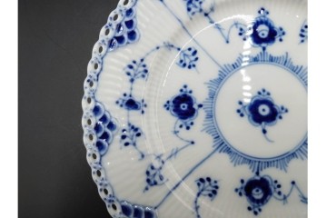 デンマーク製　ROYAL COPENHAGEN(ロイヤルコペンハーゲン)　ブルーフルーテッド フルレース　直径約17cm　プレート2枚セット　スクラッチありB級品　(R-084987)
