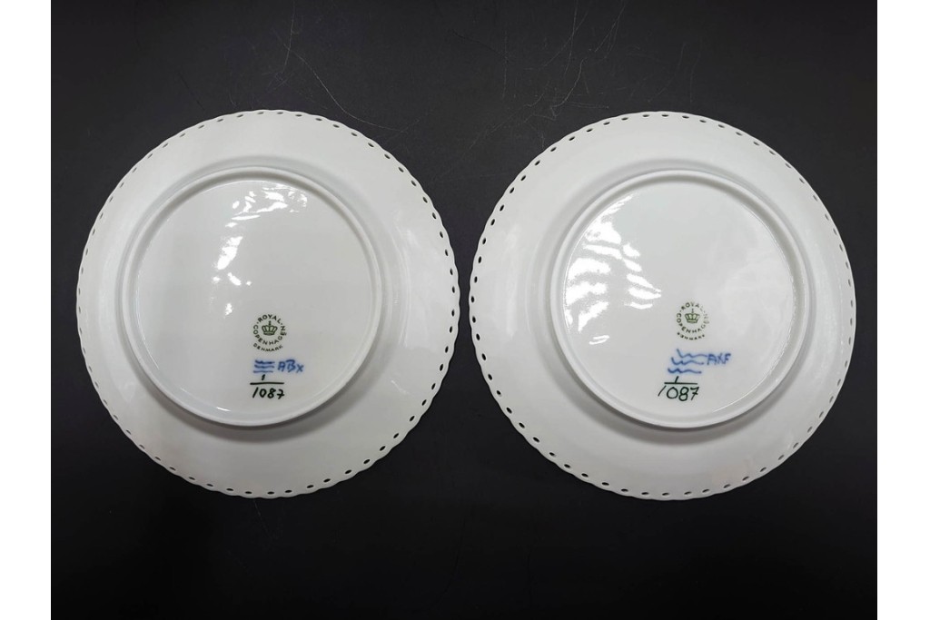 デンマーク製　ROYAL COPENHAGEN(ロイヤルコペンハーゲン)　ブルーフルーテッド フルレース　直径約17cm　プレート2枚セット　スクラッチありB級品　(R-084987)