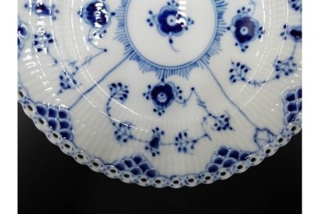 デンマーク製　ROYAL COPENHAGEN(ロイヤルコペンハーゲン)　ブルーフルーテッド フルレース　直径約17cm　プレート2枚セット　スクラッチありB級品　(R-084987)