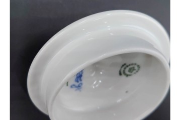 デンマーク製　ROYAL COPENHAGEN(ロイヤルコペンハーゲン)　ブルーフルーテッド　ハーフレース　ティーポット　スクラッチありB級品　(R-084988)