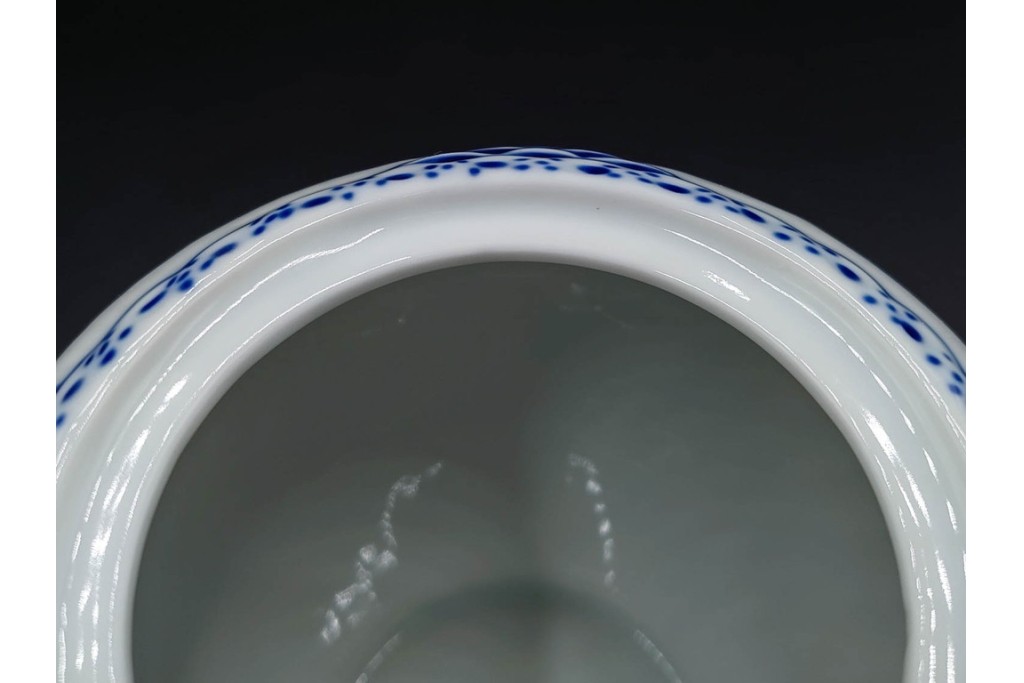 デンマーク製　ROYAL COPENHAGEN(ロイヤルコペンハーゲン)　ブルーフルーテッド　ハーフレース　ティーポット　スクラッチありB級品　(R-084988)