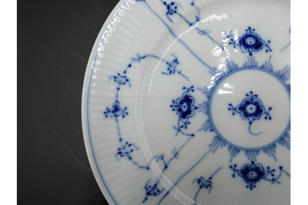 デンマーク製　ROYAL COPENHAGEN(ロイヤルコペンハーゲン)　ブルーフルーテッド 　プレイン　直径約19cm　プレート3枚セット　定価(3枚合計)約5万円　(R-084989)