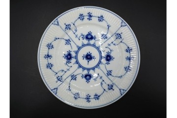 デンマーク製　ROYAL COPENHAGEN(ロイヤルコペンハーゲン)　ブルーフルーテッド 　プレイン　直径約19cm　プレート3枚セット　定価(3枚合計)約5万円　(R-084989)