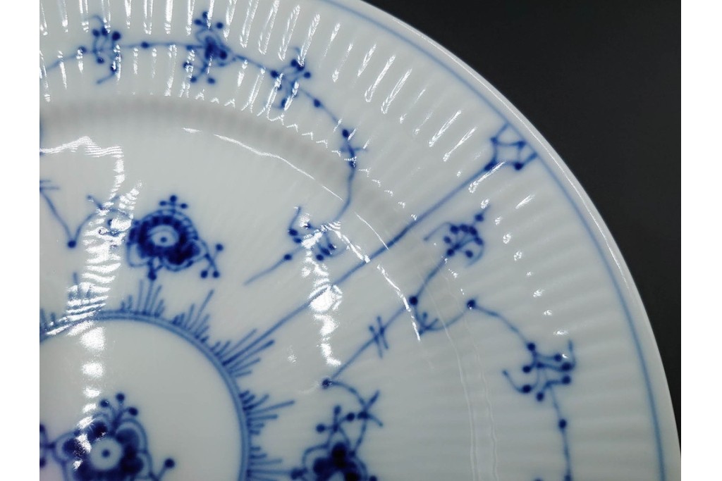 デンマーク製　ROYAL COPENHAGEN(ロイヤルコペンハーゲン)　ブルーフルーテッド 　プレイン　直径約19cm　プレート3枚セット　定価(3枚合計)約5万円　(R-084989)