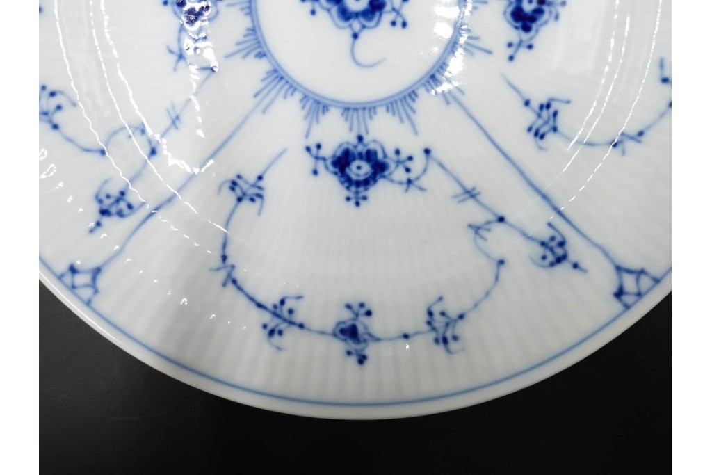 デンマーク製　ROYAL COPENHAGEN(ロイヤルコペンハーゲン)　ブルーフルーテッド 　プレイン　直径約19cm　プレート3枚セット　定価(3枚合計)約5万円　(R-084989)