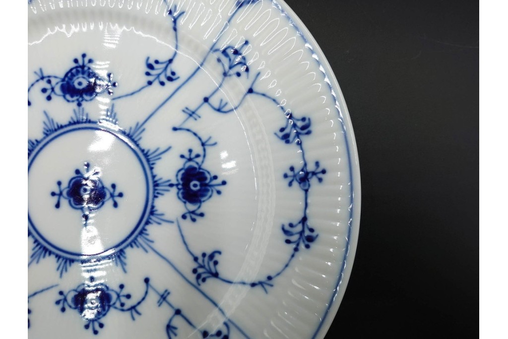 デンマーク製　ROYAL COPENHAGEN(ロイヤルコペンハーゲン)　ブルーフルーテッド 　プレイン　直径約19cm　プレート3枚セット　定価(3枚合計)約5万円　(R-084989)