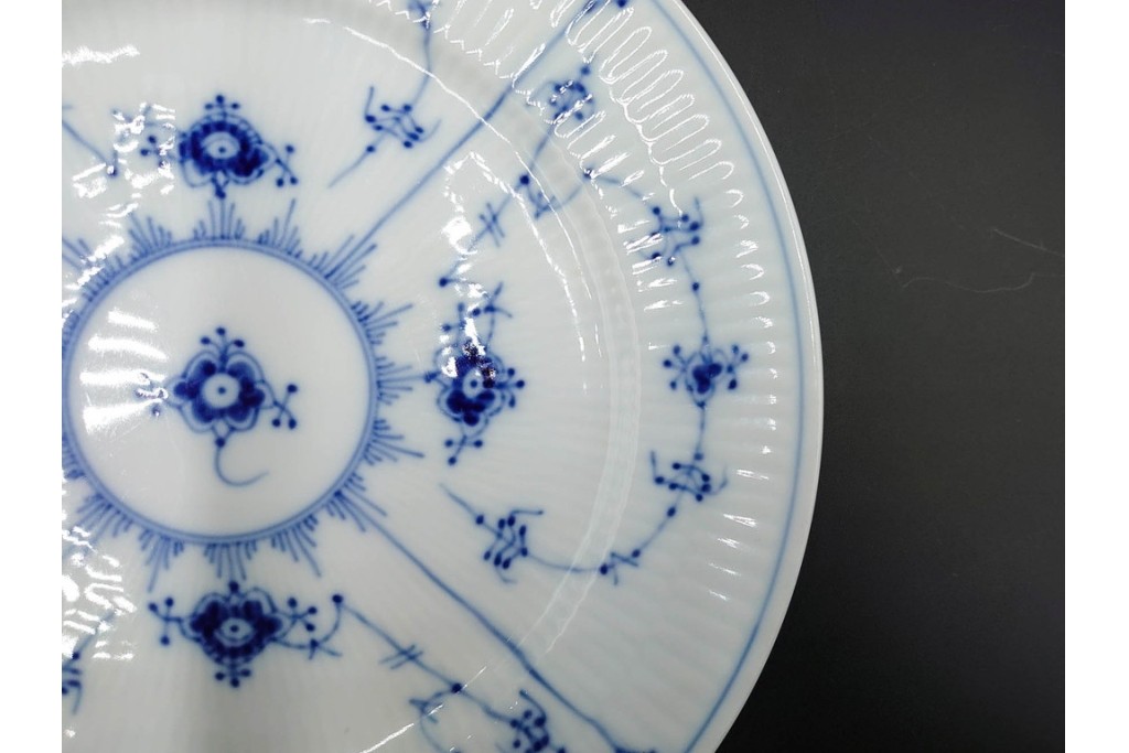 デンマーク製　ROYAL COPENHAGEN(ロイヤルコペンハーゲン)　ブルーフルーテッド 　プレイン　直径約19cm　プレート3枚セット　定価(3枚合計)約5万円　(R-084989)