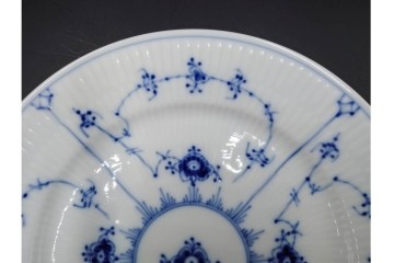 デンマーク製　ROYAL COPENHAGEN(ロイヤルコペンハーゲン)　ブルーフルーテッド 　プレイン　直径約19cm　プレート3枚セット　定価(3枚合計)約5万円　(R-084989)