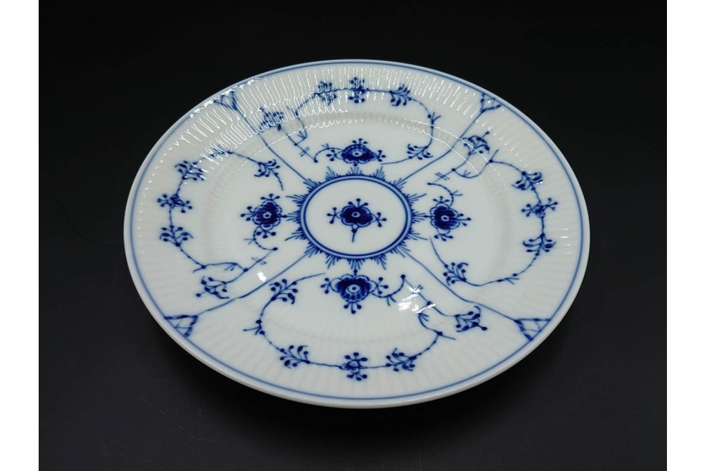 デンマーク製　ROYAL COPENHAGEN(ロイヤルコペンハーゲン)　ブルーフルーテッド 　プレイン　直径約19cm　プレート3枚セット　定価(3枚合計)約5万円　(R-084989)