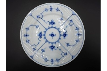 デンマーク製　ROYAL COPENHAGEN(ロイヤルコペンハーゲン)　ブルーフルーテッド 　プレイン　直径約19cm　プレート3枚セット　定価(3枚合計)約5万円　(R-084989)