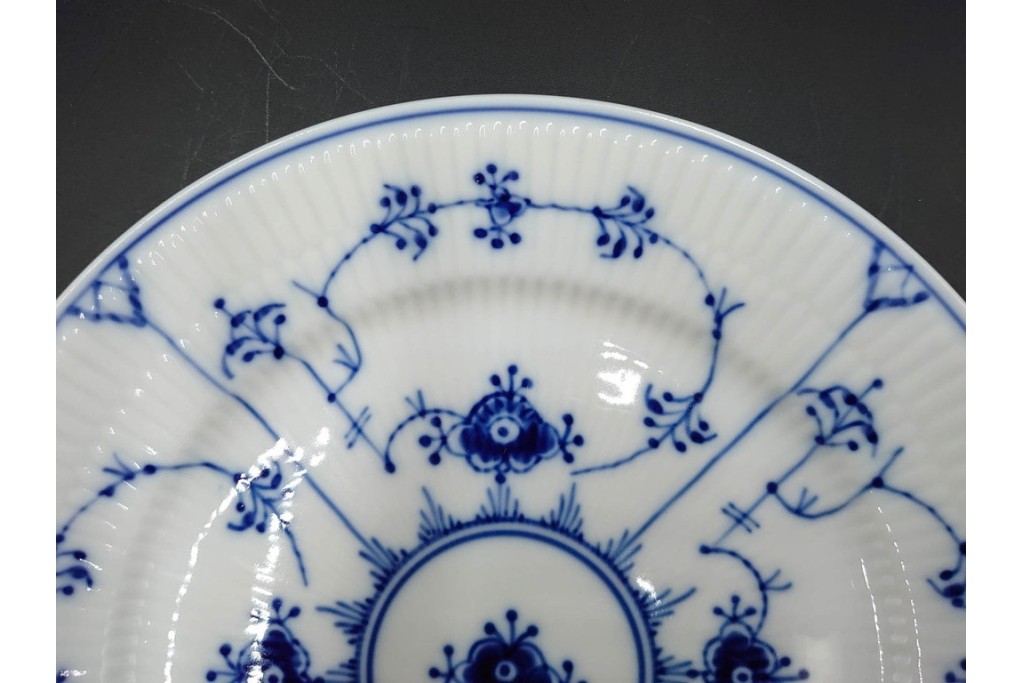デンマーク製　ROYAL COPENHAGEN(ロイヤルコペンハーゲン)　ブルーフルーテッド 　プレイン　直径約19cm　プレート3枚セット　定価(3枚合計)約5万円　(R-084989)