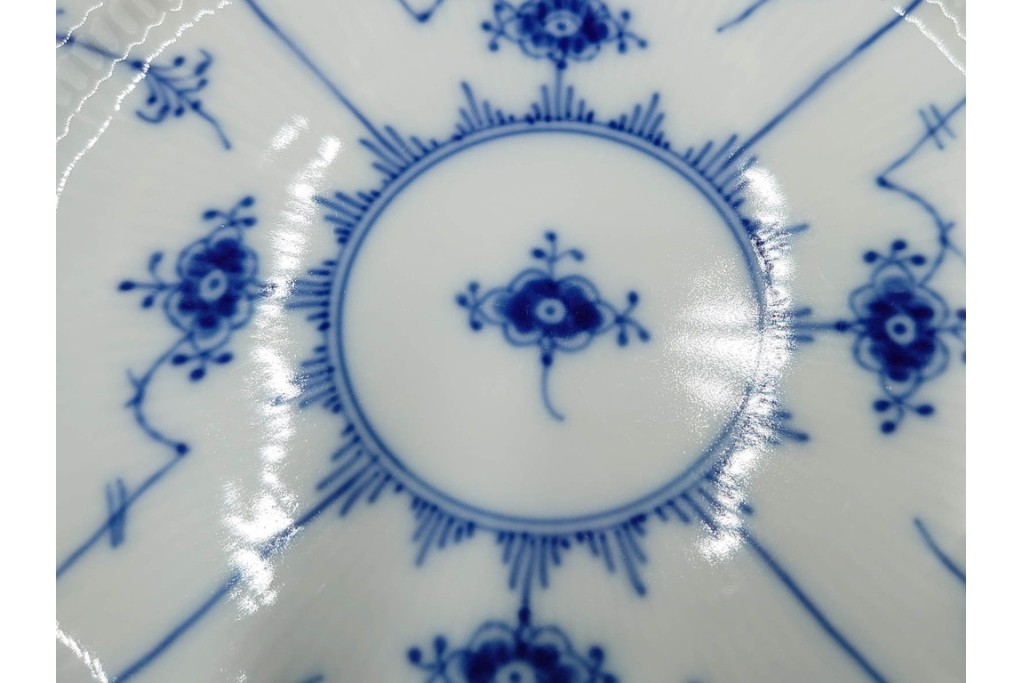 デンマーク製　ROYAL COPENHAGEN(ロイヤルコペンハーゲン)　ブルーフルーテッド 　プレイン　直径約19cm　プレート3枚セット　定価(3枚合計)約5万円　(R-084989)