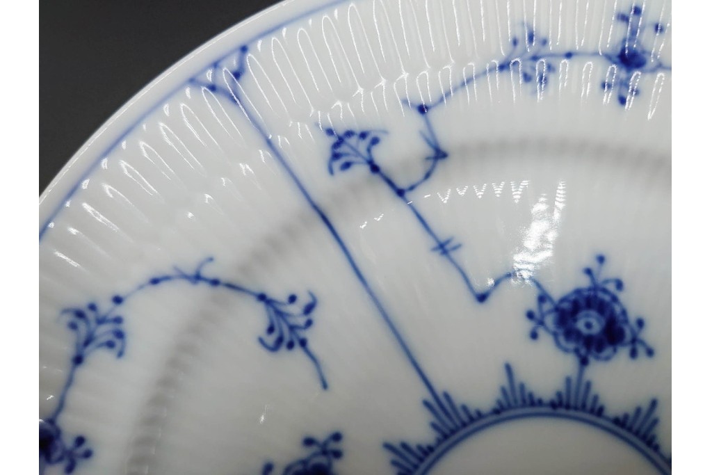 デンマーク製　ROYAL COPENHAGEN(ロイヤルコペンハーゲン)　ブルーフルーテッド 　プレイン　直径約19cm　プレート3枚セット　定価(3枚合計)約5万円　(R-084989)