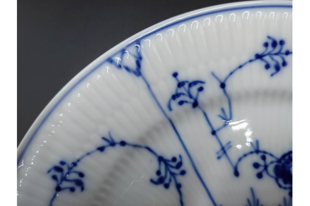 デンマーク製　ROYAL COPENHAGEN(ロイヤルコペンハーゲン)　ブルーフルーテッド 　プレイン　直径約19cm　プレート3枚セット　定価(3枚合計)約5万円　(R-084989)