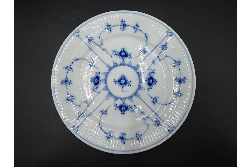 デンマーク製　ROYAL COPENHAGEN(ロイヤルコペンハーゲン)　ブルーフルーテッド 　プレイン　直径約19cm　プレート3枚セット　定価(3枚合計)約5万円　(R-084989)