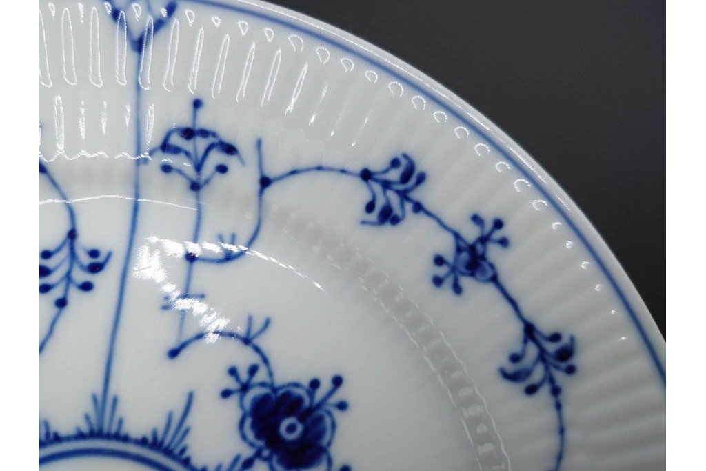 デンマーク製　ROYAL COPENHAGEN(ロイヤルコペンハーゲン)　ブルーフルーテッド 　プレイン　直径約19cm　プレート3枚セット　定価(3枚合計)約5万円　(R-084989)