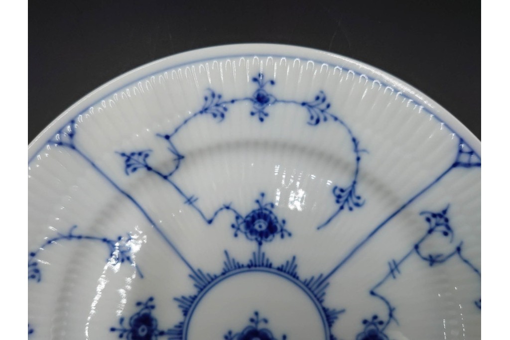 デンマーク製　ROYAL COPENHAGEN(ロイヤルコペンハーゲン)　ブルーフルーテッド 　プレイン　直径約19cm　プレート3枚セット　定価(3枚合計)約5万円　(R-084989)