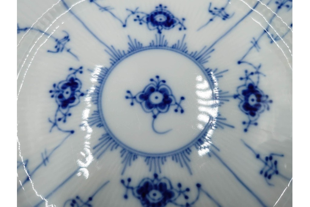 デンマーク製　ROYAL COPENHAGEN(ロイヤルコペンハーゲン)　ブルーフルーテッド 　プレイン　直径約19cm　プレート3枚セット　定価(3枚合計)約5万円　(R-084989)