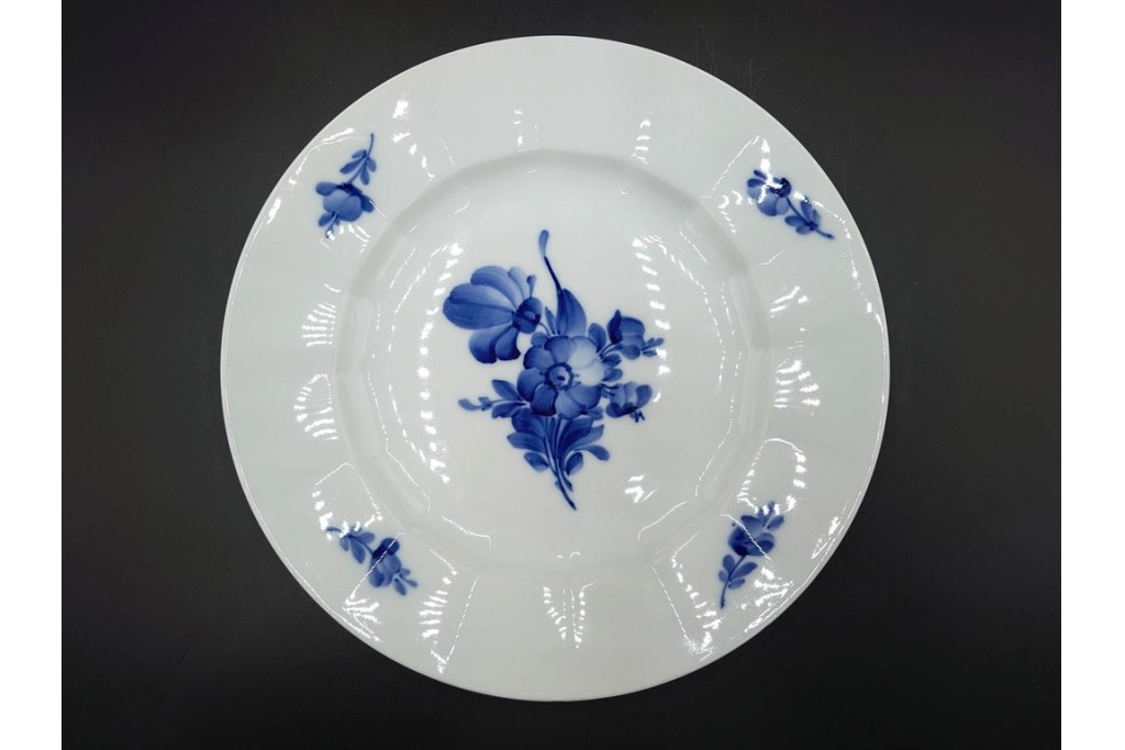 デンマーク製　ROYAL COPENHAGEN(ロイヤルコペンハーゲン)　ブルーフラワー アンギュラー　上品なプレート6枚セット　スクラッチありB級品　(R-084990)