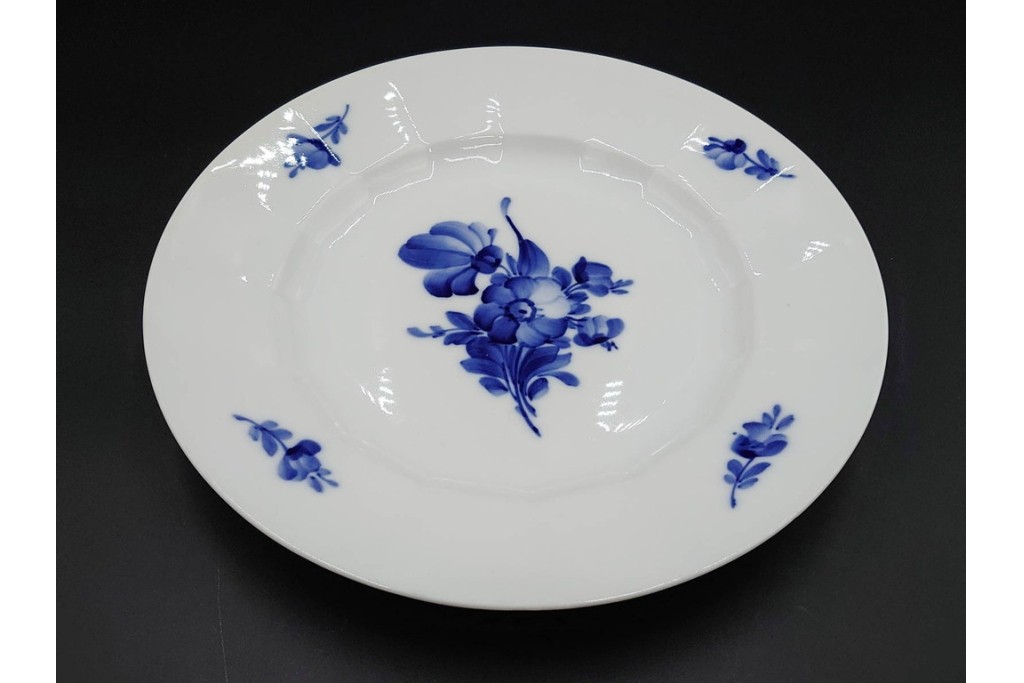 デンマーク製　ROYAL COPENHAGEN(ロイヤルコペンハーゲン)　ブルーフラワー アンギュラー　上品なプレート6枚セット　スクラッチありB級品　(R-084990)