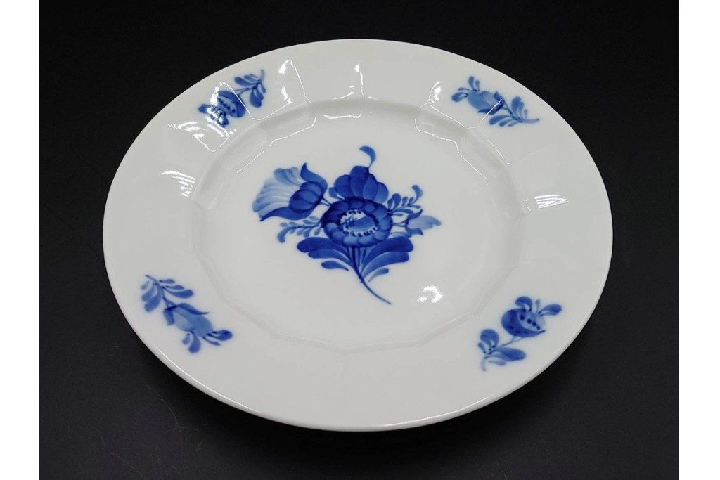 デンマーク製　ROYAL COPENHAGEN(ロイヤルコペンハーゲン)　ブルーフラワー アンギュラー　上品なプレート6枚セット　スクラッチありB級品　(R-084990)