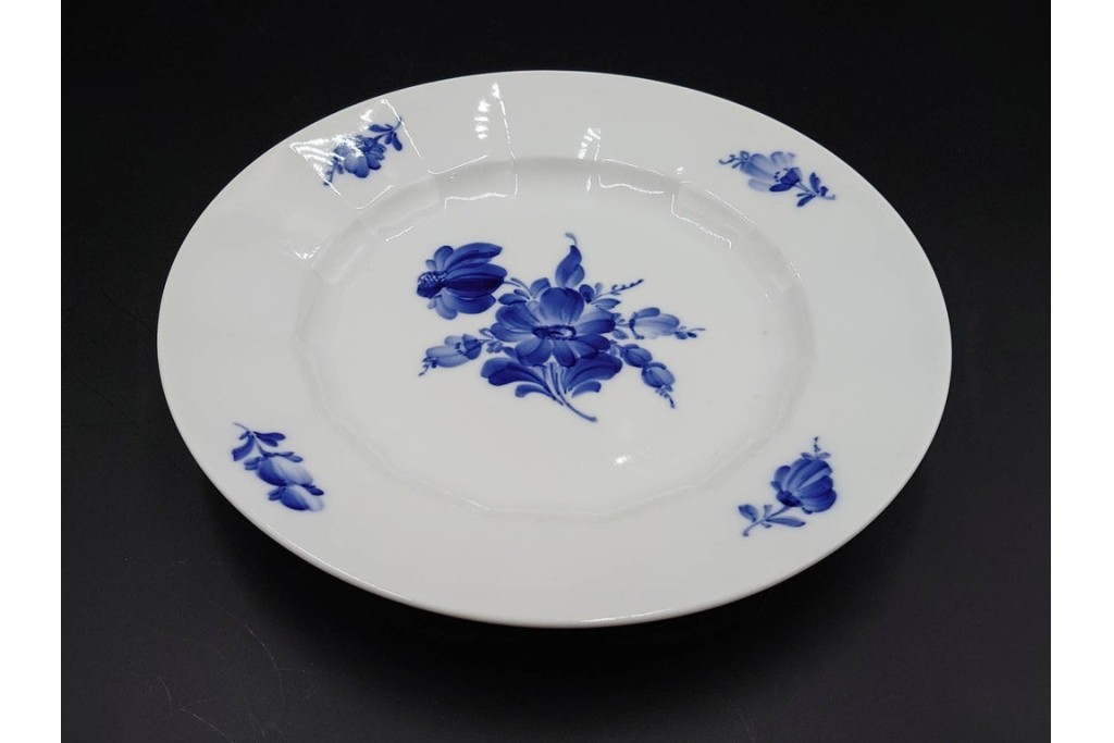 デンマーク製　ROYAL COPENHAGEN(ロイヤルコペンハーゲン)　ブルーフラワー アンギュラー　上品なプレート6枚セット　スクラッチありB級品　(R-084990)