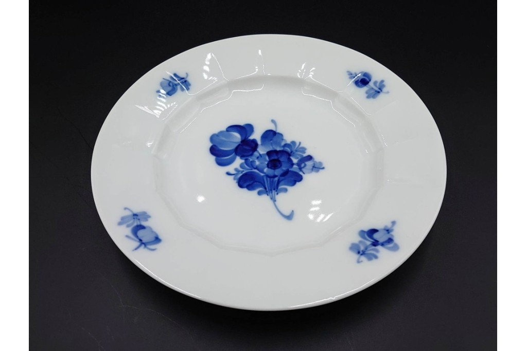 デンマーク製　ROYAL COPENHAGEN(ロイヤルコペンハーゲン)　ブルーフラワー アンギュラー　上品なプレート6枚セット　スクラッチありB級品　(R-084990)