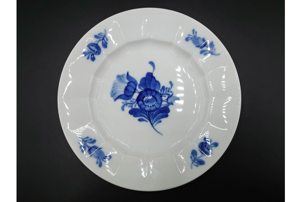デンマーク製　ROYAL COPENHAGEN(ロイヤルコペンハーゲン)　ブルーフラワー アンギュラー　上品なプレート6枚セット　スクラッチありB級品　(R-084990)
