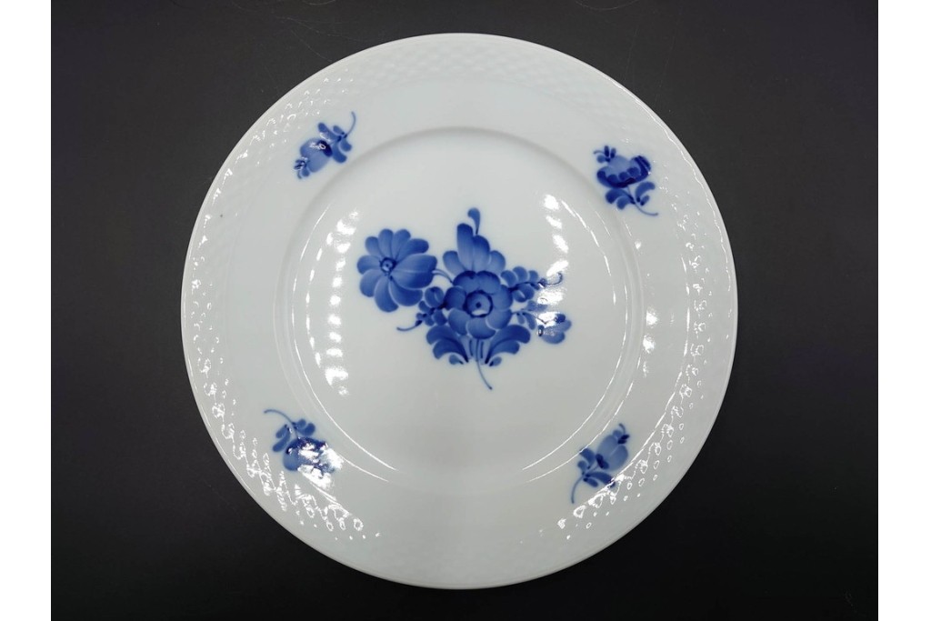 デンマーク製　ROYAL COPENHAGEN(ロイヤルコペンハーゲン)　ブルーフラワー プレイン　直径約19cm　プレート6枚セット　スクラッチありB級品　(R-084991)