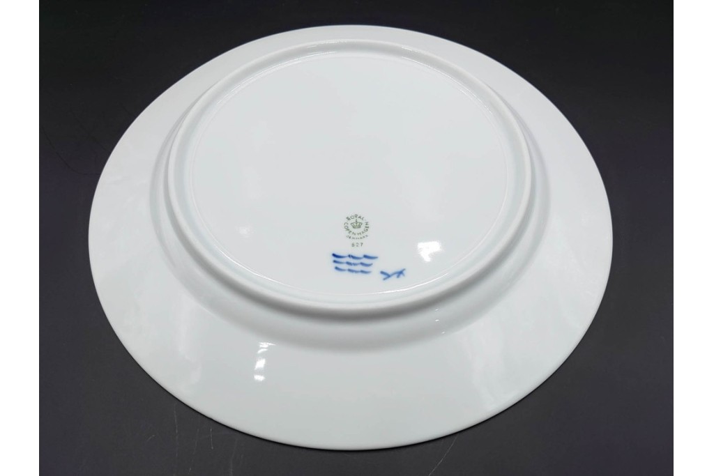 デンマーク製　ROYAL COPENHAGEN(ロイヤルコペンハーゲン)　ブルーフラワー プレイン　直径約28cm　プレート3枚セット　スクラッチありB級品　(R-084992)