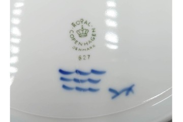 デンマーク製　ROYAL COPENHAGEN(ロイヤルコペンハーゲン)　ブルーフラワー プレイン　直径約28cm　プレート3枚セット　スクラッチありB級品　(R-084992)