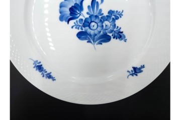 デンマーク製　ROYAL COPENHAGEN(ロイヤルコペンハーゲン)　ブルーフラワー プレイン　直径約28cm　プレート3枚セット　スクラッチありB級品　(R-084992)