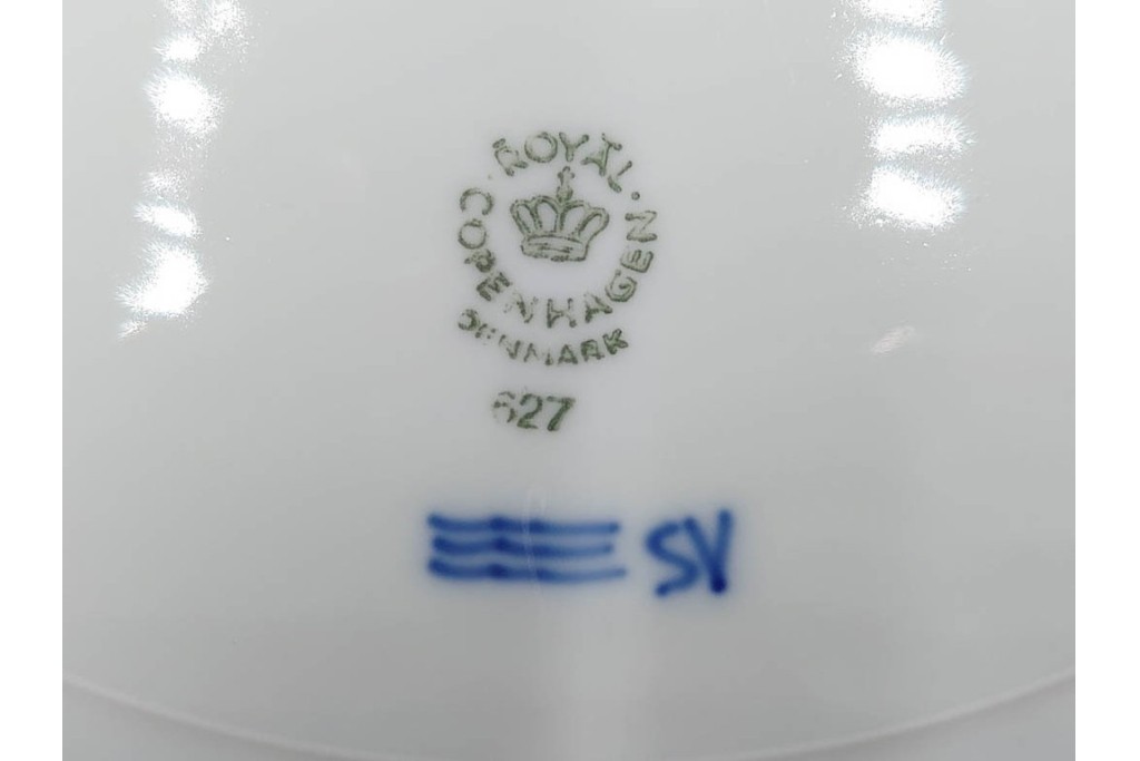 デンマーク製　ROYAL COPENHAGEN(ロイヤルコペンハーゲン)　ブルーフラワー プレイン　直径約28cm　プレート3枚セット　スクラッチありB級品　(R-084992)