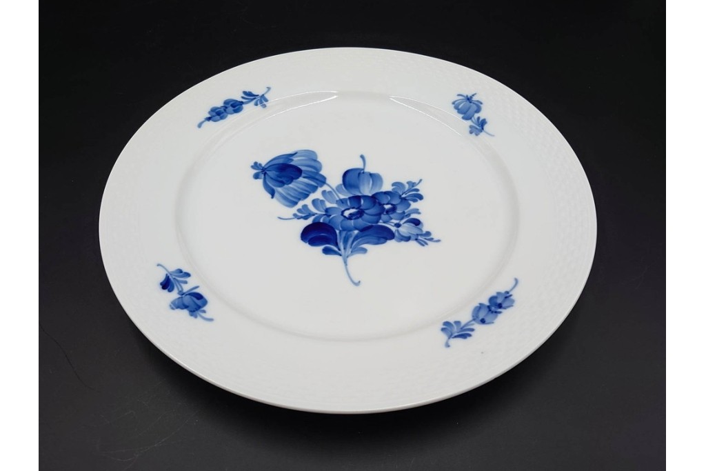 デンマーク製　ROYAL COPENHAGEN(ロイヤルコペンハーゲン)　ブルーフラワー プレイン　直径約28cm　プレート3枚セット　スクラッチありB級品　(R-084992)