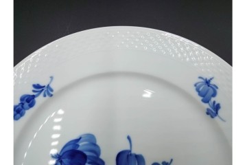 デンマーク製　ROYAL COPENHAGEN(ロイヤルコペンハーゲン)　ブルーフラワー プレイン　直径約28cm　プレート3枚セット　スクラッチありB級品　(R-084992)