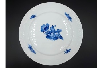 デンマーク製　ROYAL COPENHAGEN(ロイヤルコペンハーゲン)　ブルーフラワー プレイン　直径約28cm　プレート3枚セット　スクラッチありB級品　(R-084992)