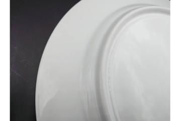 デンマーク製　ROYAL COPENHAGEN(ロイヤルコペンハーゲン)　ブルーフラワー プレイン　直径約28cm　プレート3枚セット　スクラッチありB級品　(R-084992)