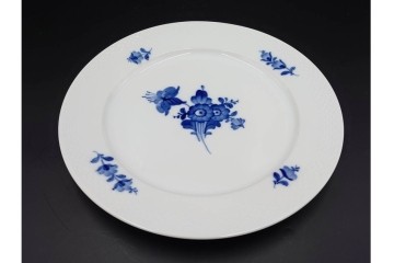 デンマーク製　ROYAL COPENHAGEN(ロイヤルコペンハーゲン)　ブルーフラワー プレイン　直径約28cm　プレート3枚セット　スクラッチありB級品　(R-084992)