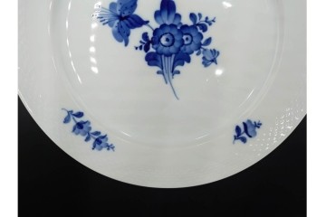 デンマーク製　ROYAL COPENHAGEN(ロイヤルコペンハーゲン)　ブルーフラワー プレイン　直径約28cm　プレート3枚セット　スクラッチありB級品　(R-084992)