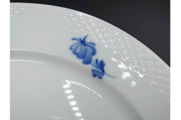 デンマーク製　ROYAL COPENHAGEN(ロイヤルコペンハーゲン)　ブルーフラワー プレイン　直径約28cm　プレート3枚セット　スクラッチありB級品　(R-084992)