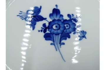 デンマーク製　ROYAL COPENHAGEN(ロイヤルコペンハーゲン)　ブルーフラワー プレイン　直径約28cm　プレート3枚セット　スクラッチありB級品　(R-084992)